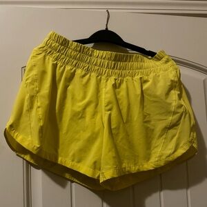 Authentic lululemon track that mid rise 5” EUC